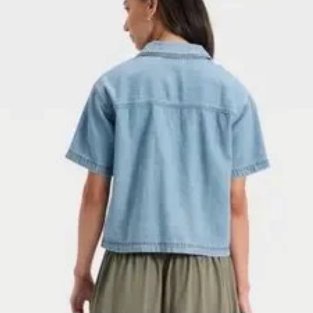 Universal Thread Light Blue Denim Short Sleeve Button-Down Shirt - Picture 2 of 5